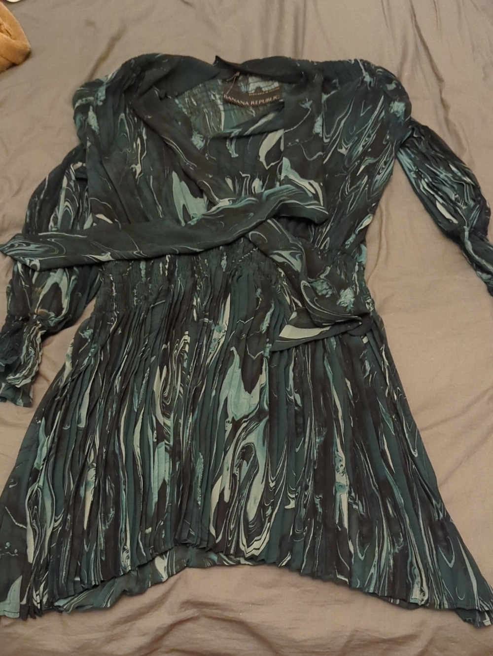 Banana Republic Teal, Blue, Gray Black Marble-Print Long Sleeve Pleated Dress